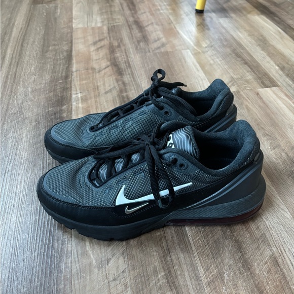 NIKE Air Max Pulse ‘Black Varsity Red’ - Picture 10 of 11